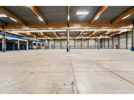 local industriel 5 023 m²