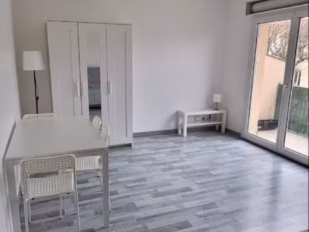 studio meublé 29 m2 + balcon