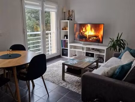 loue f2 en bordure de forêt