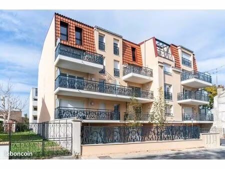 studio 1 pièce 33 m²