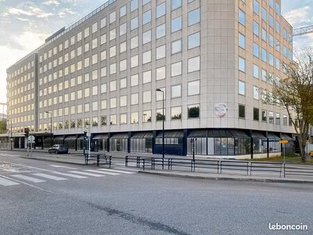 bureau privé à louer pour 1 personne à saint quentin  stop & work saint quentin montigny-l