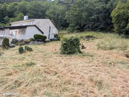 terrain constructible de 1286 m2