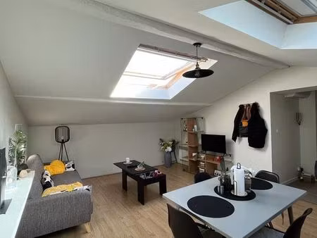 castres centre-t2 mansarde lumineux-32 m2