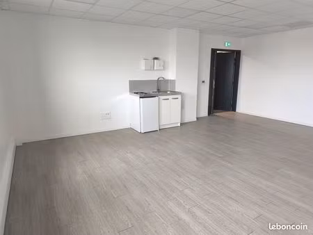 bureau 35m2