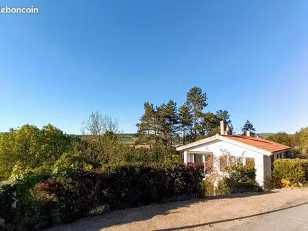 maison rénovée avec vue panoramique sur la cité médiévale