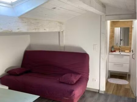 location studio meublé