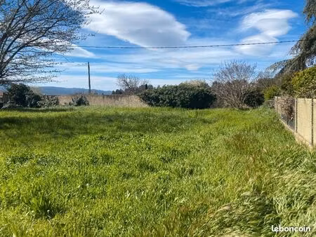 terrain 614 m² lauris