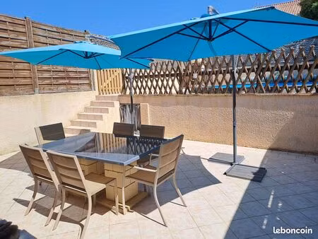 maison de village avec terrasse et piscine