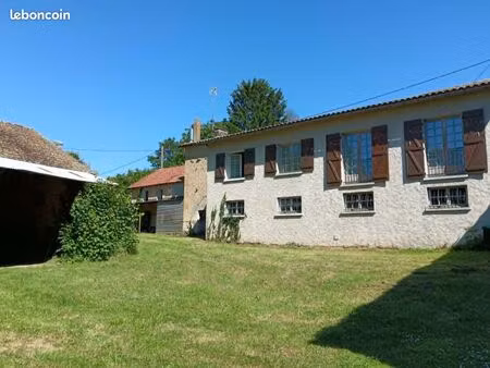 ancienne exploitation agricole offrant 2 logements