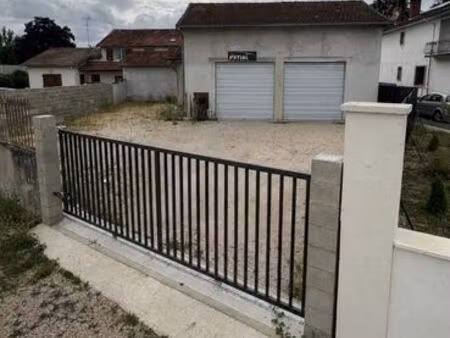 dépôt / entrepôt à louer - 280m2
