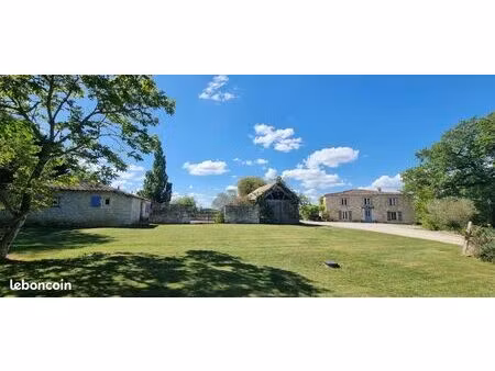 maison 6 pièces 220 m²