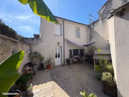 maison de bourg avec cour et terrasse – 74 m² – cissé