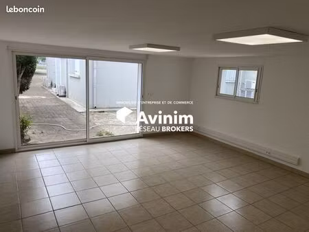 bureaux 41 m² orange