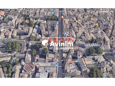 local 250 m² avignon