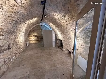 local 30 m² menerbes