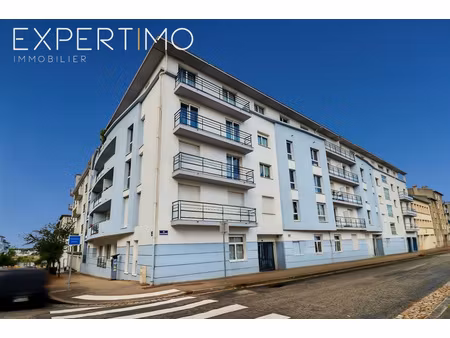 brest centre – t2 meublé à 2 pas de la faculté de médecine – ascenseur – garage en option