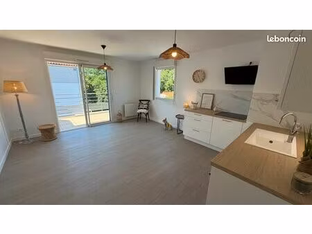 t2 en duplex de 60m2 refait à neuf + balcon + 2 parkings