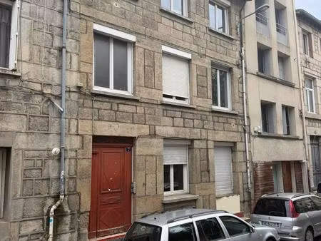 immeuble de 263 m2 elevée sur deux niveaux