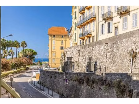 nice - le port - magnifique 2 pièces à louer en bail meublé