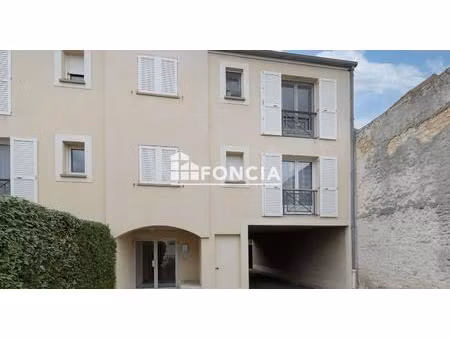 dammarie-les-lys: studio 28 13 m² avec parking privatif à 5 min à pied de la gare de melun