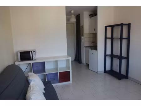 studio meublé beaux-arts
