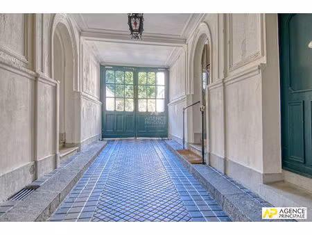 'versailles notre-dame' dernier étage - appartement de 2/3 pièces de 63 m² carrez avec cav