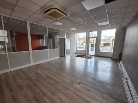 bureaux a louer valence avec vitrine