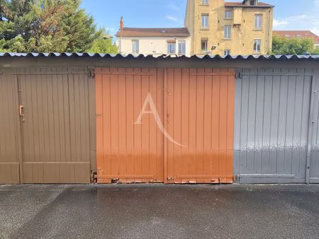 garage fermé / box villeurbanne 14 m2