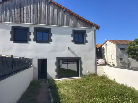 surat maison de 166 m2 avec cour