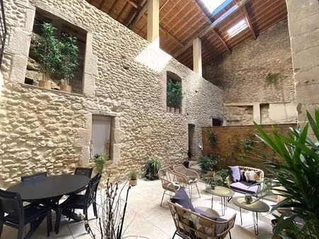 belle maison de rue  montoison