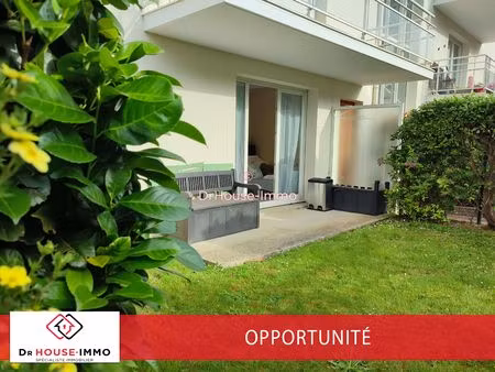 plain pied pour ce charmant appartement 2 pièces avec terrasse et terrain privatif.