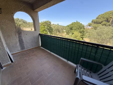 t2 avec terrasse couverte et cave