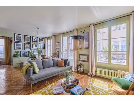 paris 9e - rue de navarin - appartement rénové