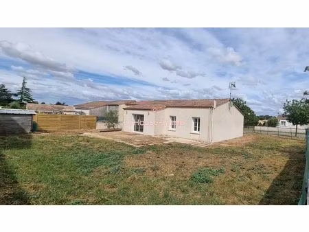 maison de plain-pied de 93 m2 avec garage et jardin