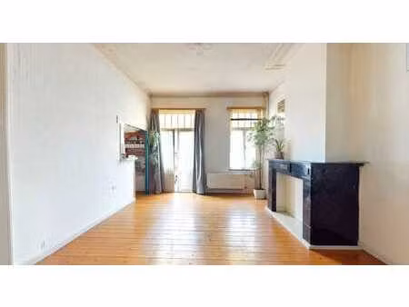 belle maison à rénover  avec jardin et rez-commercial