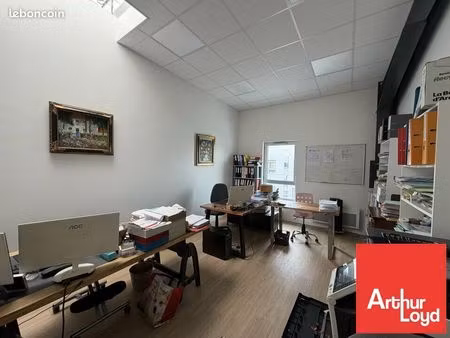 bureaux 32 m² biard