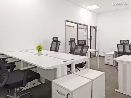 grand bureau à louer – regus poitiers  technopole futuroscope chasseneuil-du-poitou