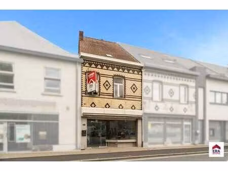 maison de commerce avec parking  offrant bcp de possibilités