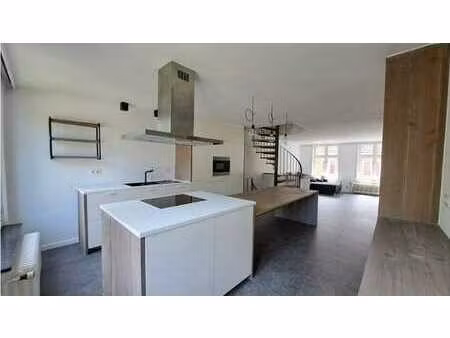 comfortabele 2-slaapkamerwoning met garage en tuin te huu...
