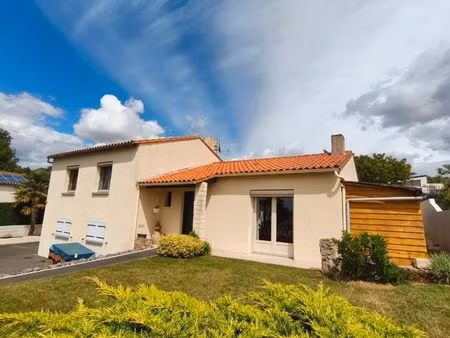maison rénovée 110 m² avec 4 chambres  garage et jardin sur terrain de 974 m² – secteur la