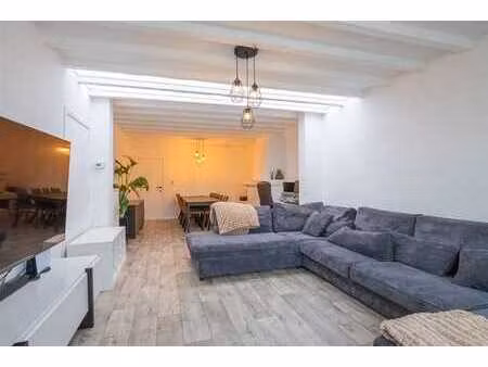 maison familiale spacieuse avec jardin à proximité du centre