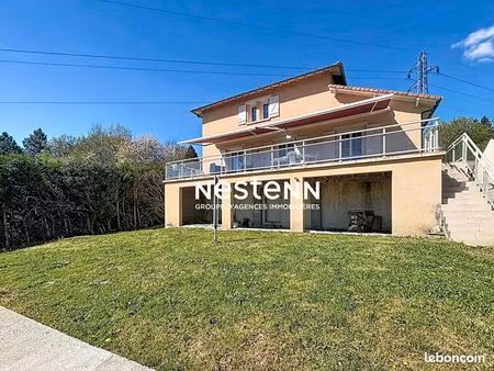 propriété 7 pièces 136 m²