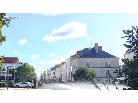ensemble immobilier professionnel 200 m² et plus + 8 parkings + maison à réhabiliter — la 