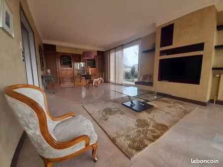 maison 6 pièces 161 m²