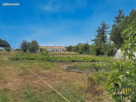 terrain 4 pièces 3500 m²