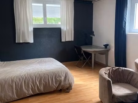 chambre meublée