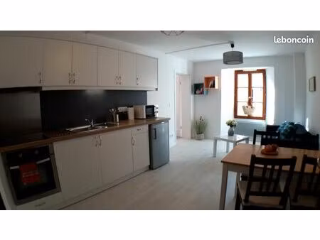 t2 meublé 32m2 au coeur de la roche