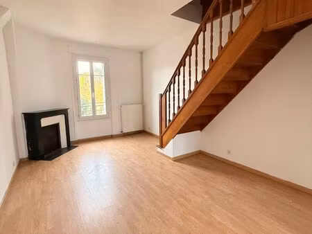 appartement en duplex de 4 pièces principales situé au 2ème et 3ème étage