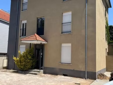 loue t2 45 m2 à vénissieux centre