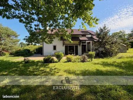 maison 9 pièces 379 m²